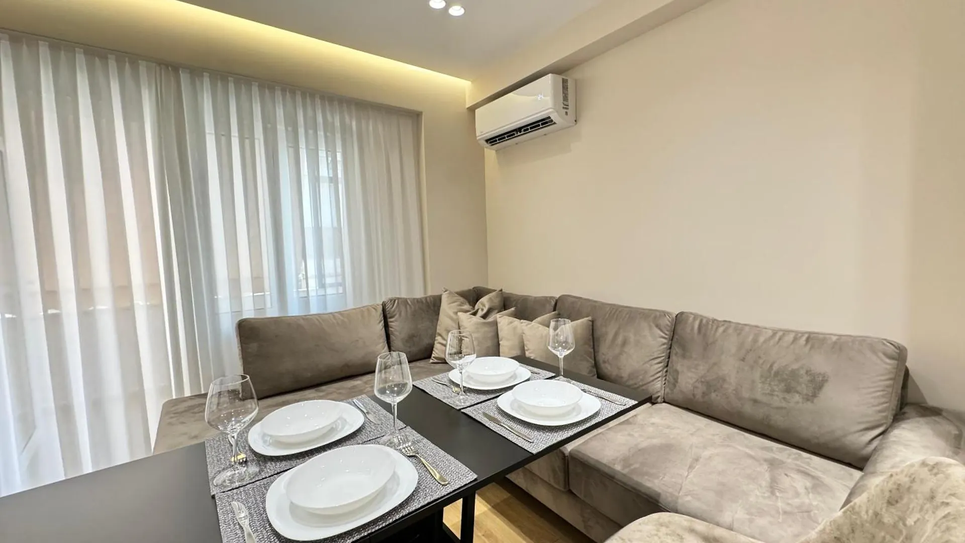 E&R Apartments At Myslym Shyri Tirana