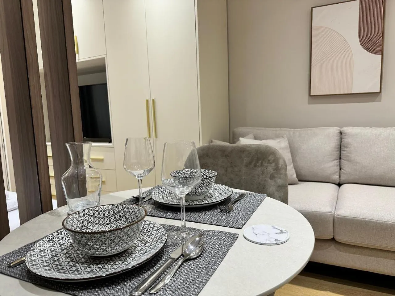 E&R Apartments At Myslym Shyri Tirana Hotel