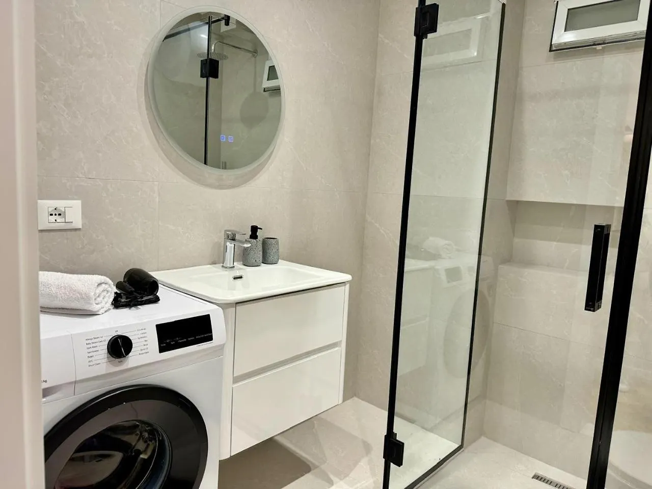 E&R Apartments At Myslym Shyri Tirana
