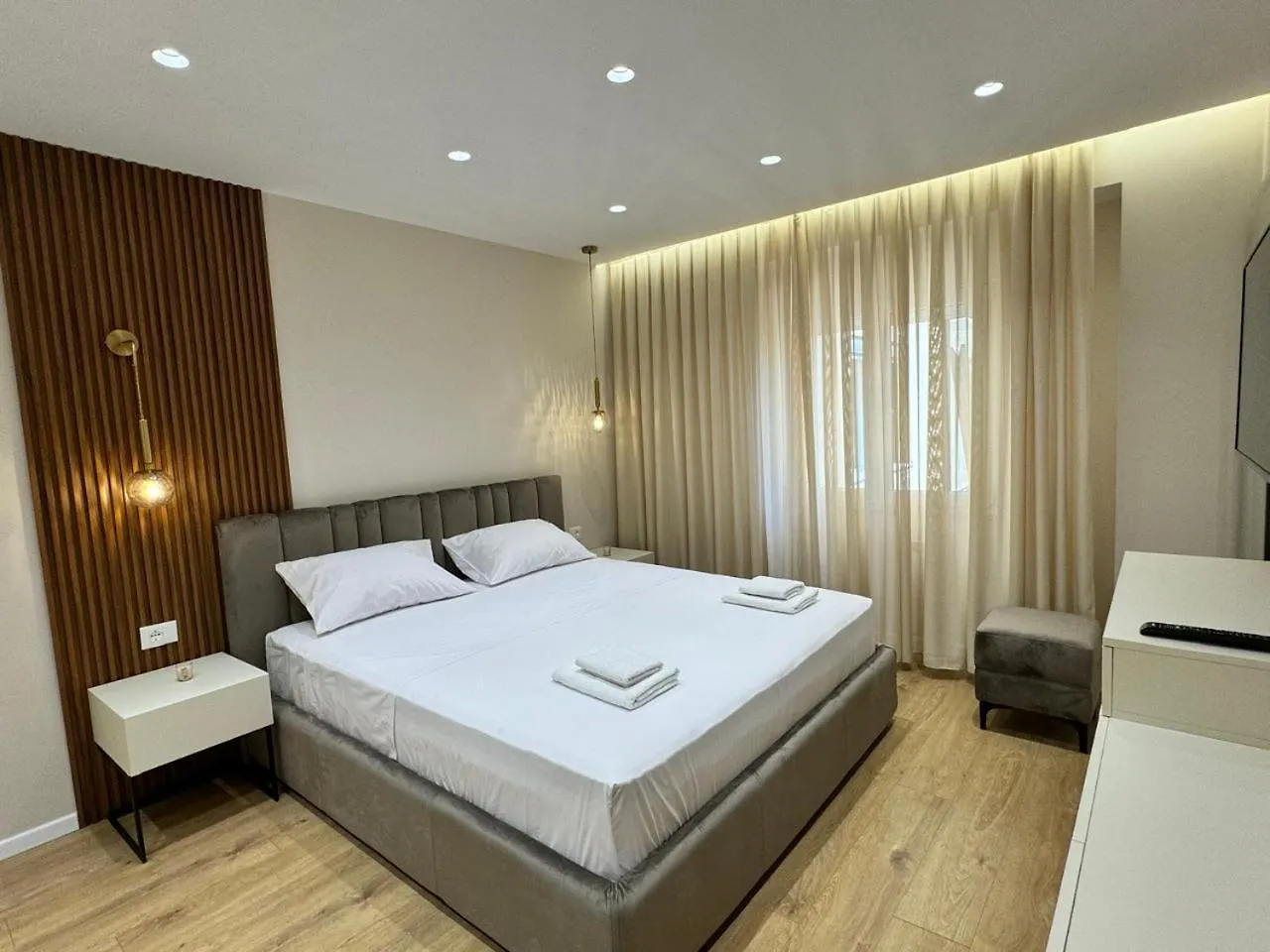 Hotel E&R Apartments At Myslym Shyri Tirana